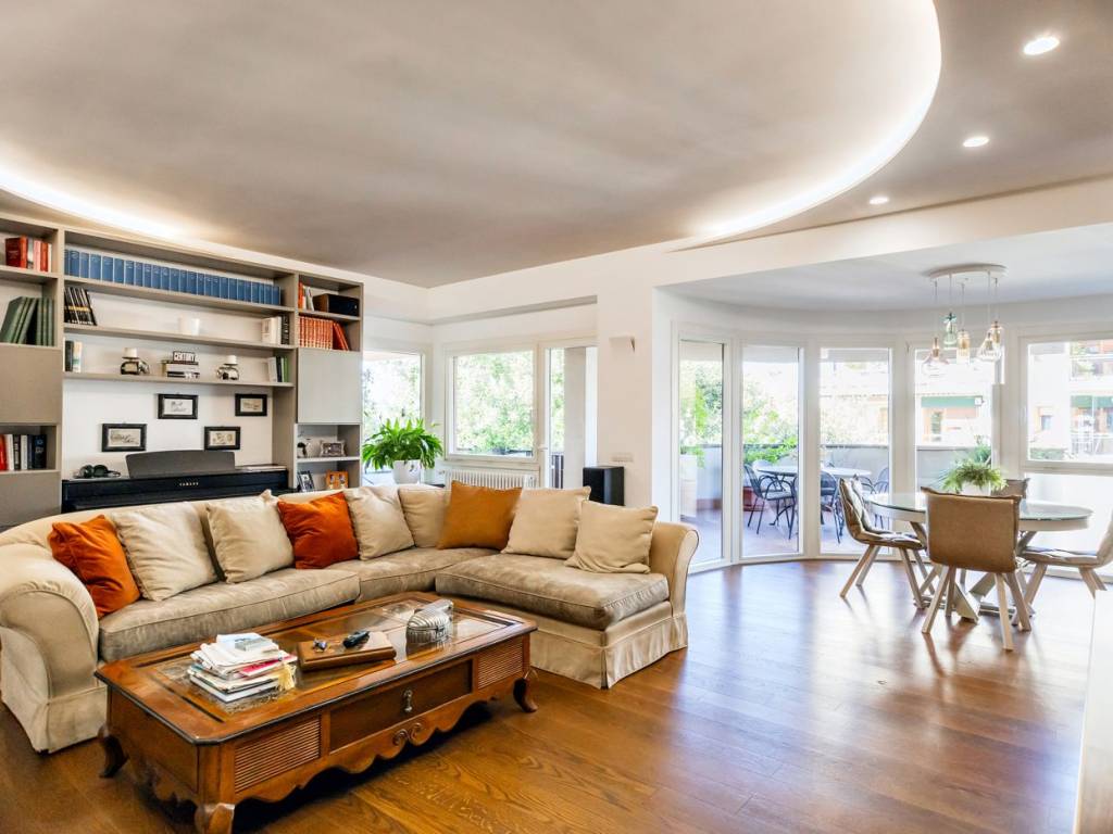 appartamento in vendita a Roma in zona Giuliano Dalmata