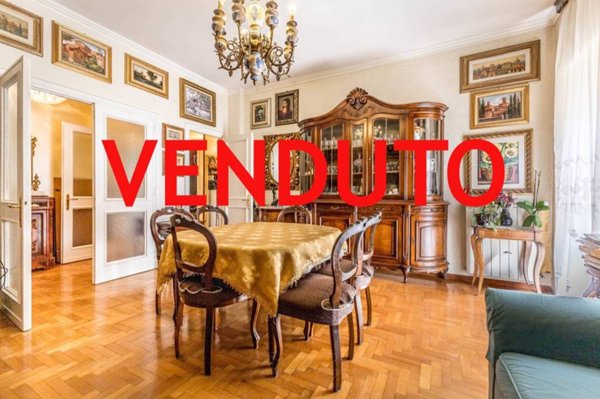 appartamento in vendita a Roma in zona Ardeatino