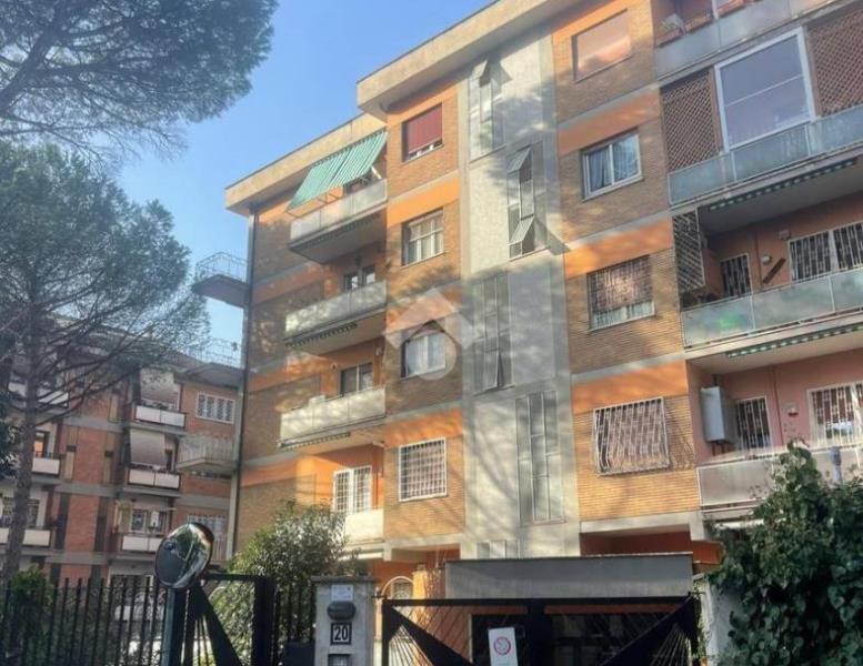 appartamento in vendita a Roma in zona Ardeatino