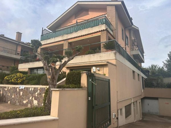 appartamento in vendita a Roma in zona Romanina