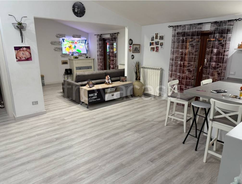 appartamento in vendita a Roma in zona Prenestino-Labicano