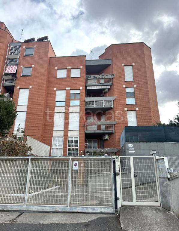 appartamento in vendita a Roma in zona Finocchio