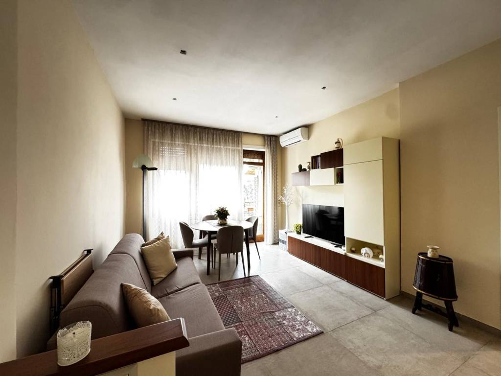 appartamento in vendita a Roma in zona Ardeatino