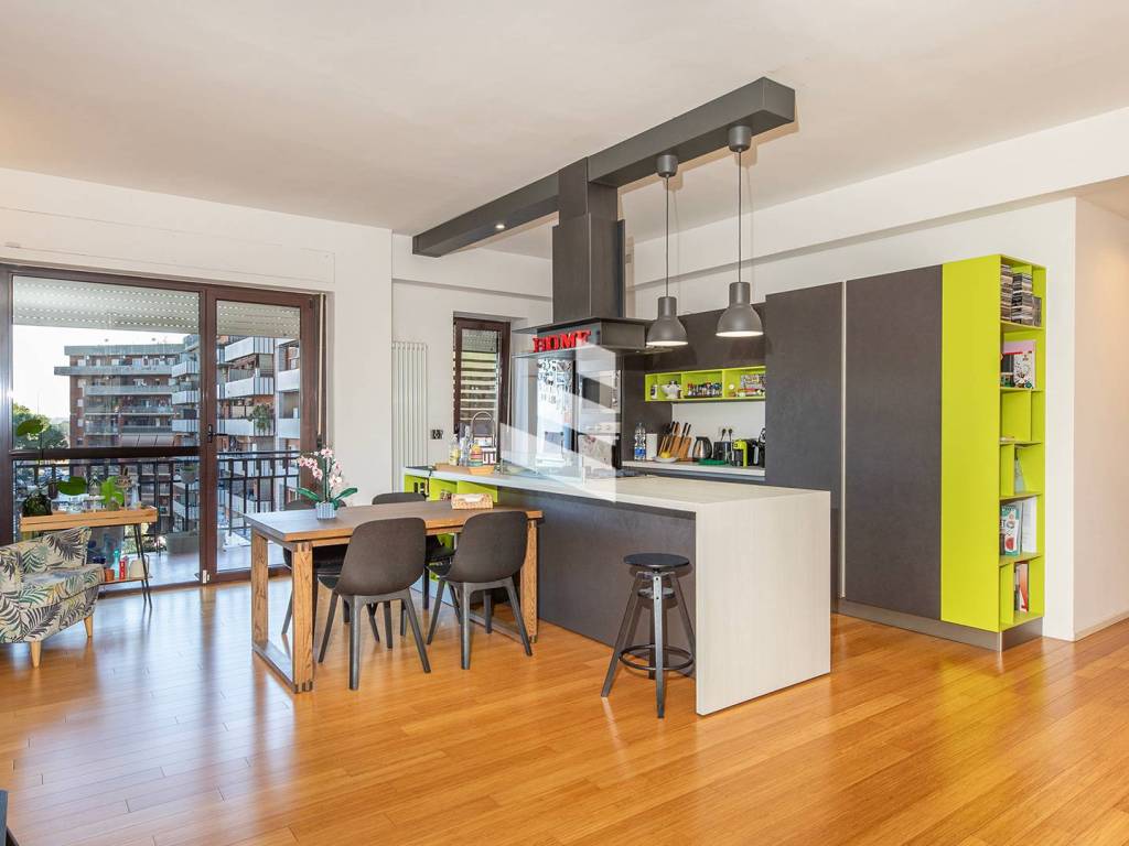 appartamento in vendita a Roma in zona Cinecittà