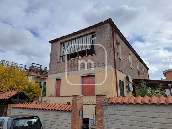 appartamento in vendita a Roma in zona Finocchio