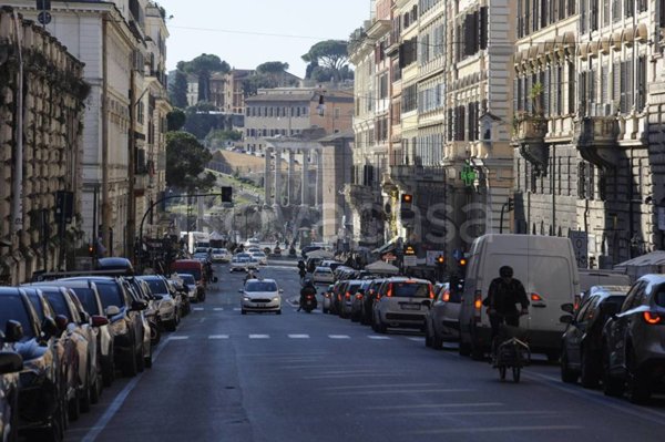 negozio in vendita a Roma in zona Rione Monti/Campitelli