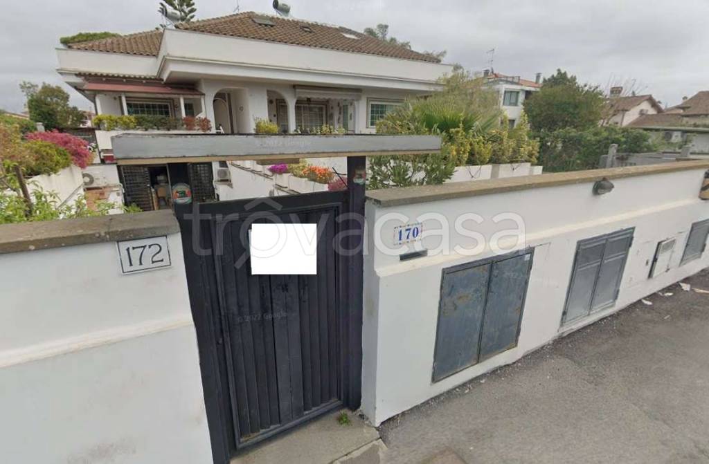 appartamento in vendita a Roma in zona Infernetto