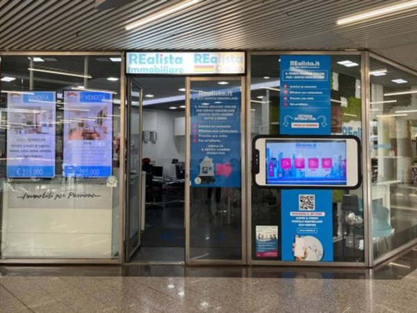 appartamento in vendita a Roma in zona Fonte Laurentina