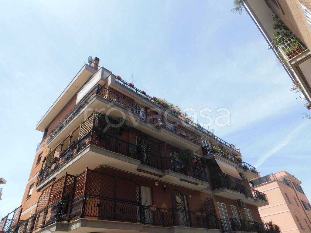 appartamento in vendita a Roma in zona Aurelio