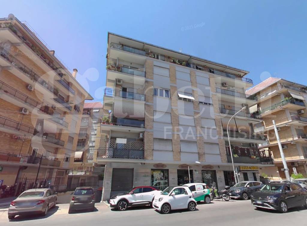 negozio in vendita a Roma in zona Tor di Quinto