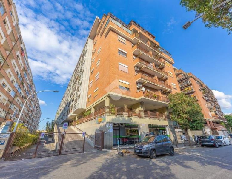 appartamento in vendita a Roma in zona Prenestino-Labicano