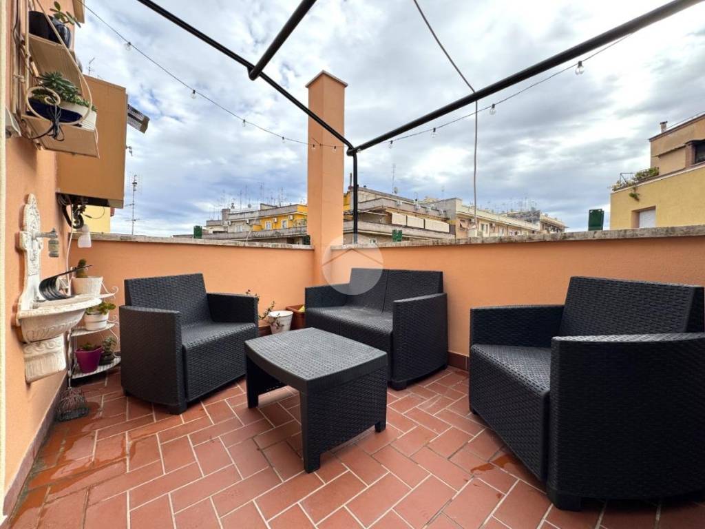 appartamento in vendita a Roma in zona Tuscolano