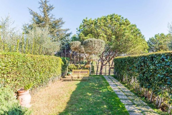 casa indipendente in vendita a Roma in zona Massimina/Casal Lumbroso