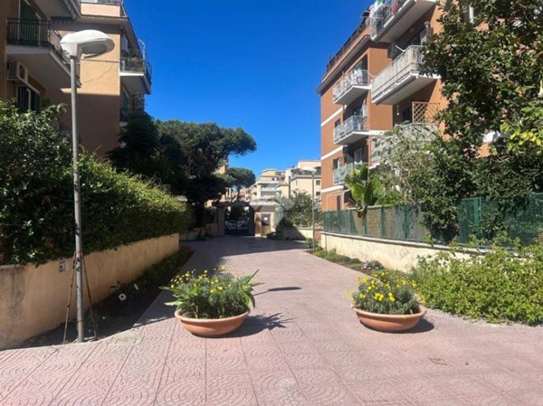 appartamento in vendita a Roma in zona Ostia