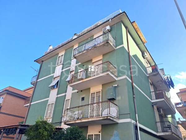 appartamento in vendita a Roma in zona Torre Angela