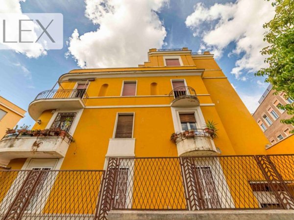 appartamento in vendita a Roma in zona Gianicolense