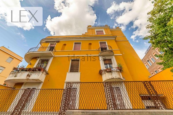 appartamento in vendita a Roma in zona Gianicolense