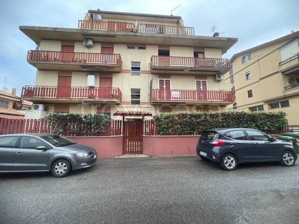 appartamento in vendita a Roma in zona Torre Gaia
