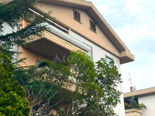 appartamento in vendita a Roma in zona Tor di Quinto