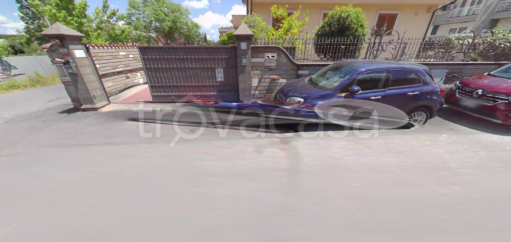 negozio in vendita a Roma in zona Romanina