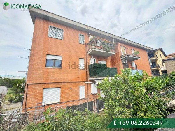 appartamento in vendita a Roma in zona Lunghezza