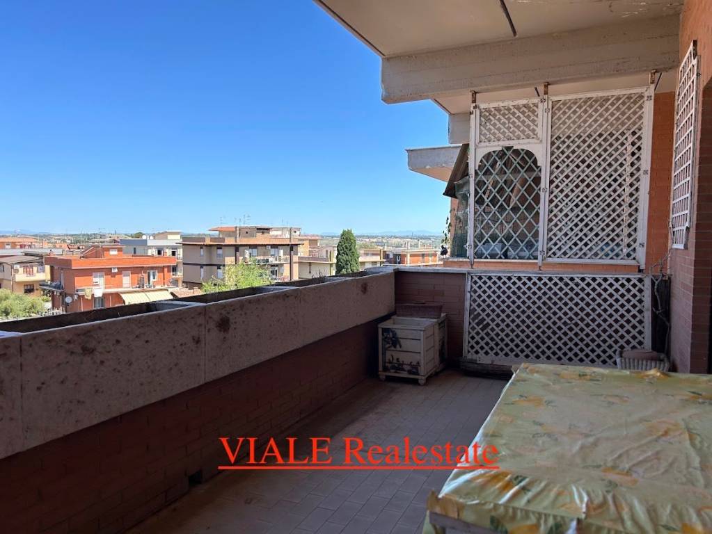 appartamento in vendita a Roma in zona Acilia