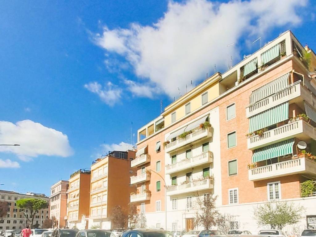 appartamento in vendita a Roma in zona Tuscolano