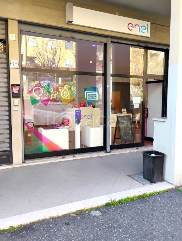 negozio in vendita a Roma in zona Acilia