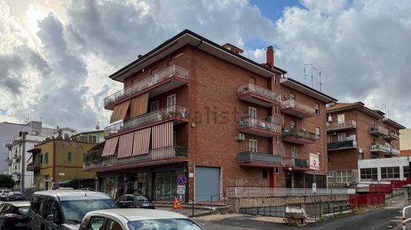 appartamento in vendita a Roma in zona Torre Maura
