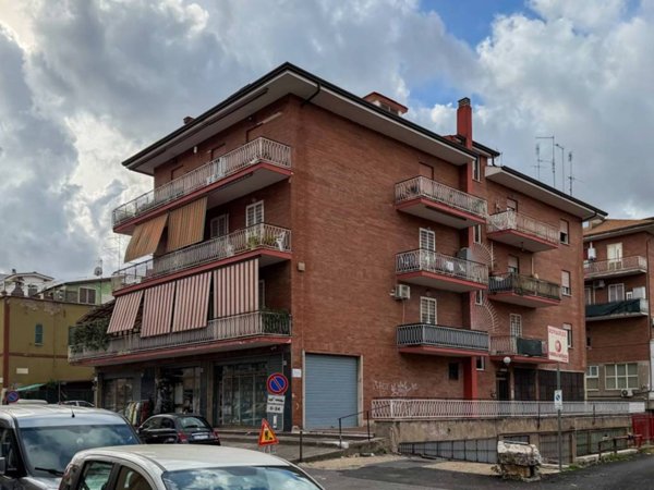 appartamento in vendita a Roma in zona Torre Maura