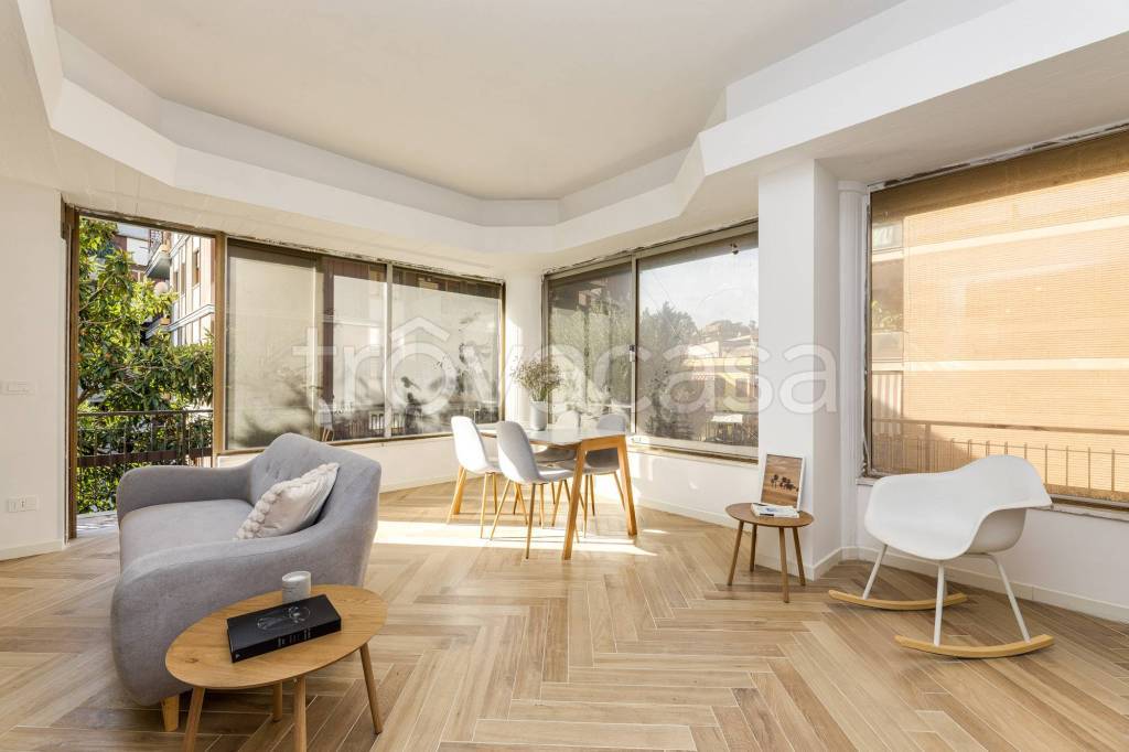 appartamento in vendita a Roma in zona Tor di Quinto