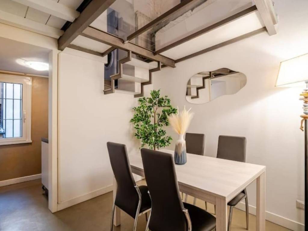 appartamento in vendita a Roma in zona Rione Regola