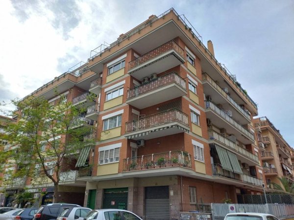 appartamento in vendita a Roma in zona Ostia