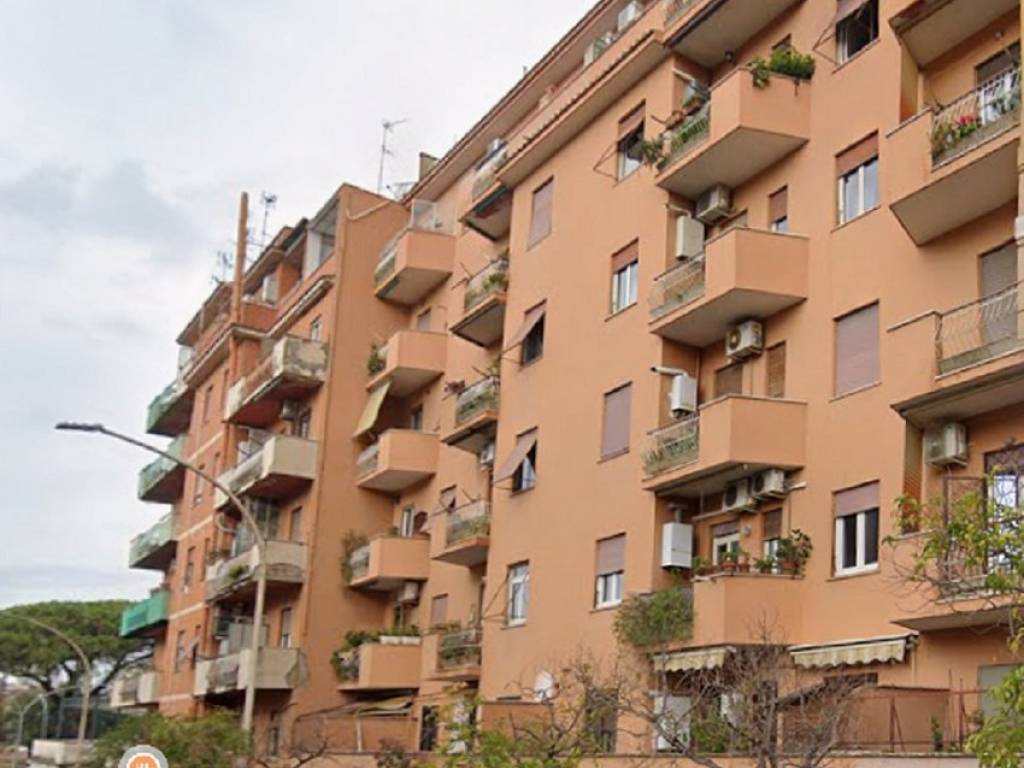 appartamento in vendita a Roma in zona Ostiense