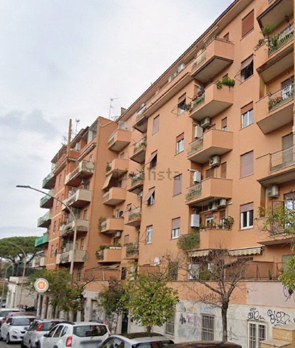 appartamento in vendita a Roma in zona Ostiense