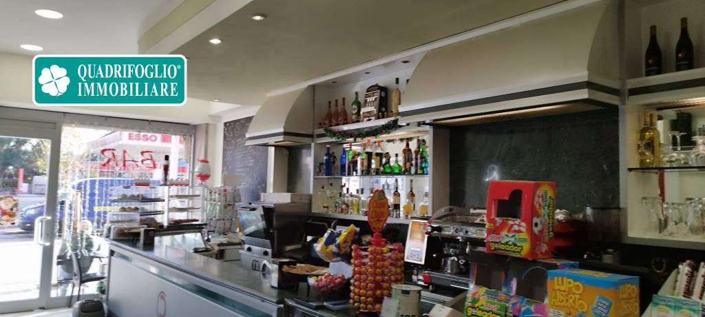 negozio in vendita a Roma in zona Prenestino-Labicano