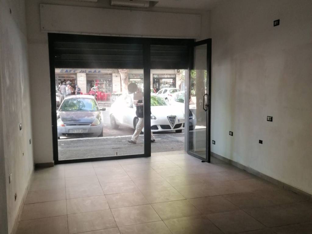 negozio in vendita a Roma in zona Ostia