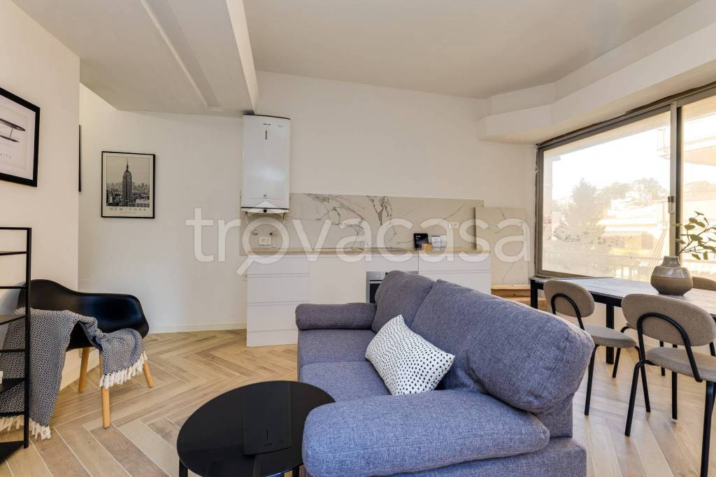 appartamento in vendita a Roma in zona Tor di Quinto