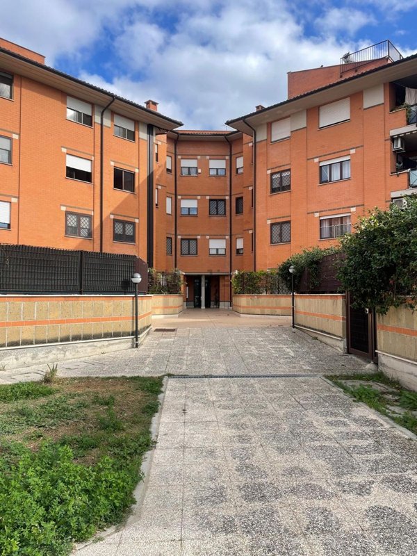 appartamento in vendita a Roma in zona Ponte Galeria