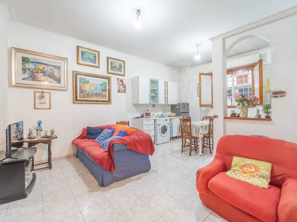 appartamento in vendita a Roma in zona Ostiense