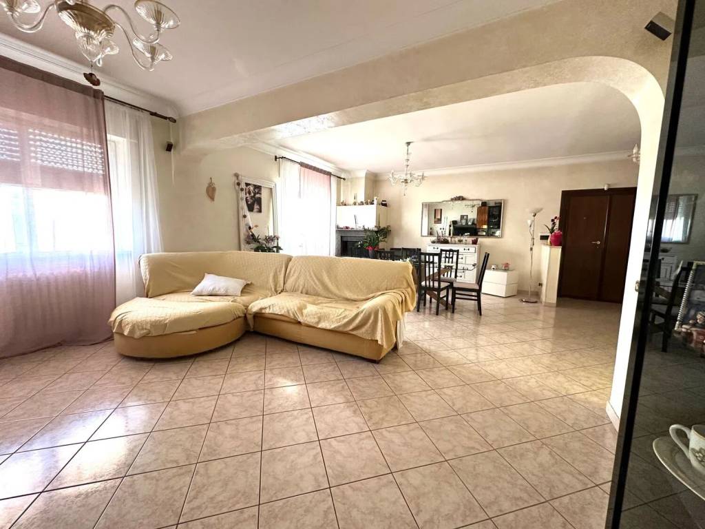 appartamento in vendita a Roma in zona Romanina