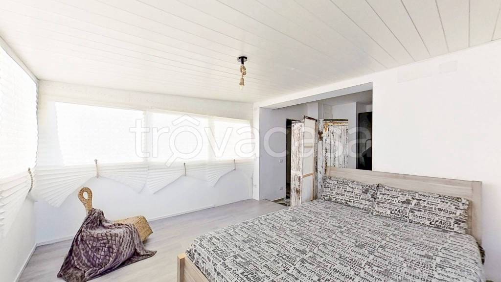 appartamento in vendita a Roma in zona Ostia