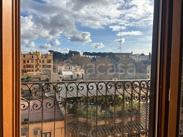 appartamento in vendita a Roma in zona Trastevere