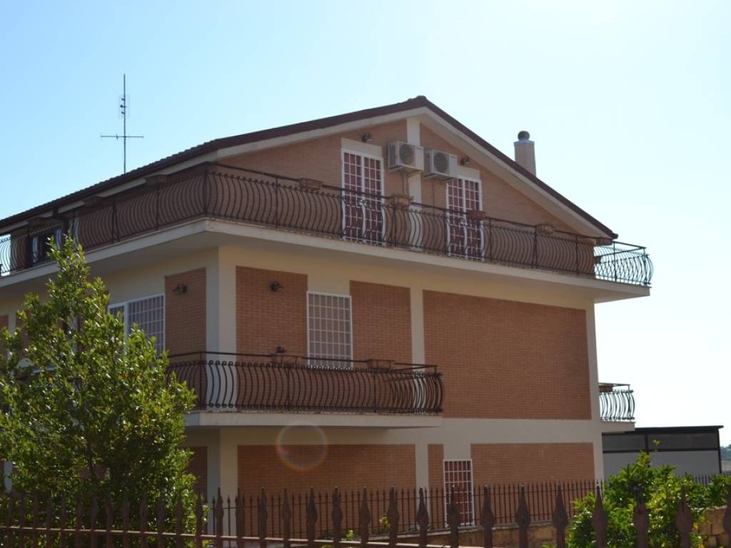 appartamento in vendita a Roma in zona Castel di Leva