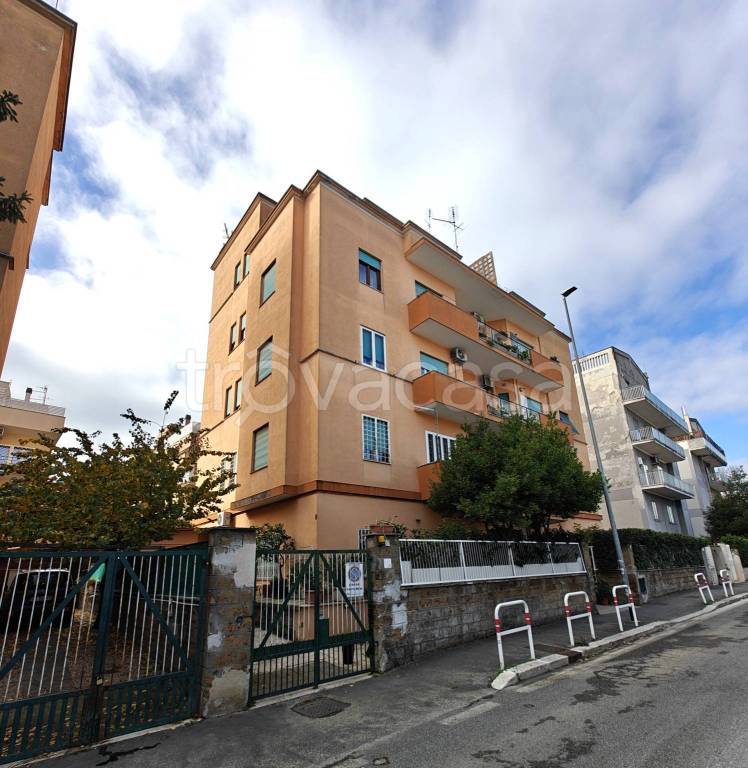 appartamento in vendita a Roma in zona Primavalle
