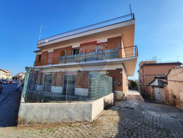 appartamento in vendita a Roma in zona Tor Vergata/Torrenova