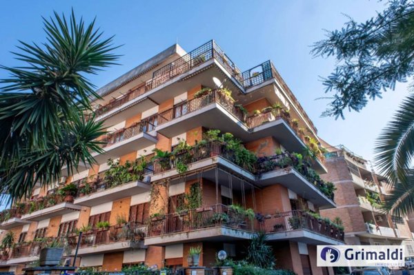 appartamento in vendita a Roma in zona Ardeatino