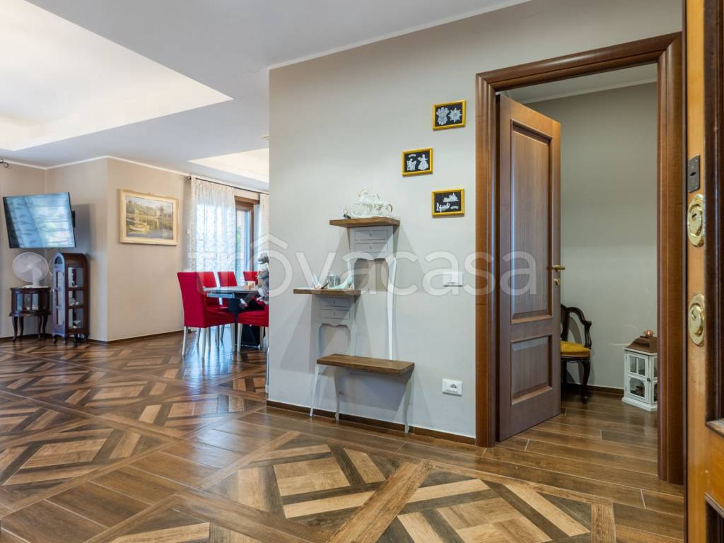 appartamento in vendita a Roma in zona Acilia