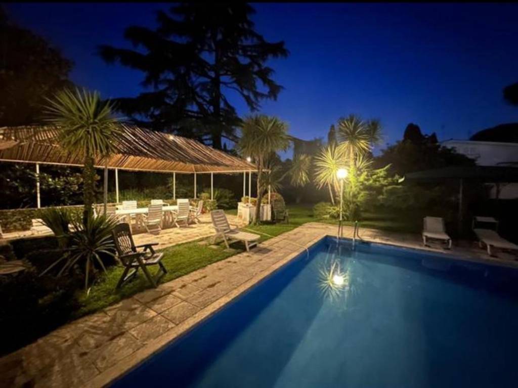 casa indipendente in vendita a Roma in zona Sette Bagni