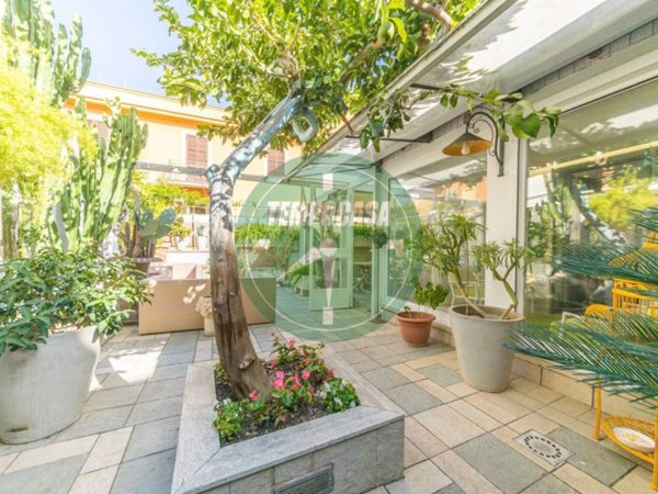 appartamento in vendita a Roma in zona Ostiense